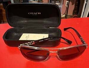 Updated ** Coach HC 7058Q L127 Silver and Black Oversized Chain Link Sunglasses